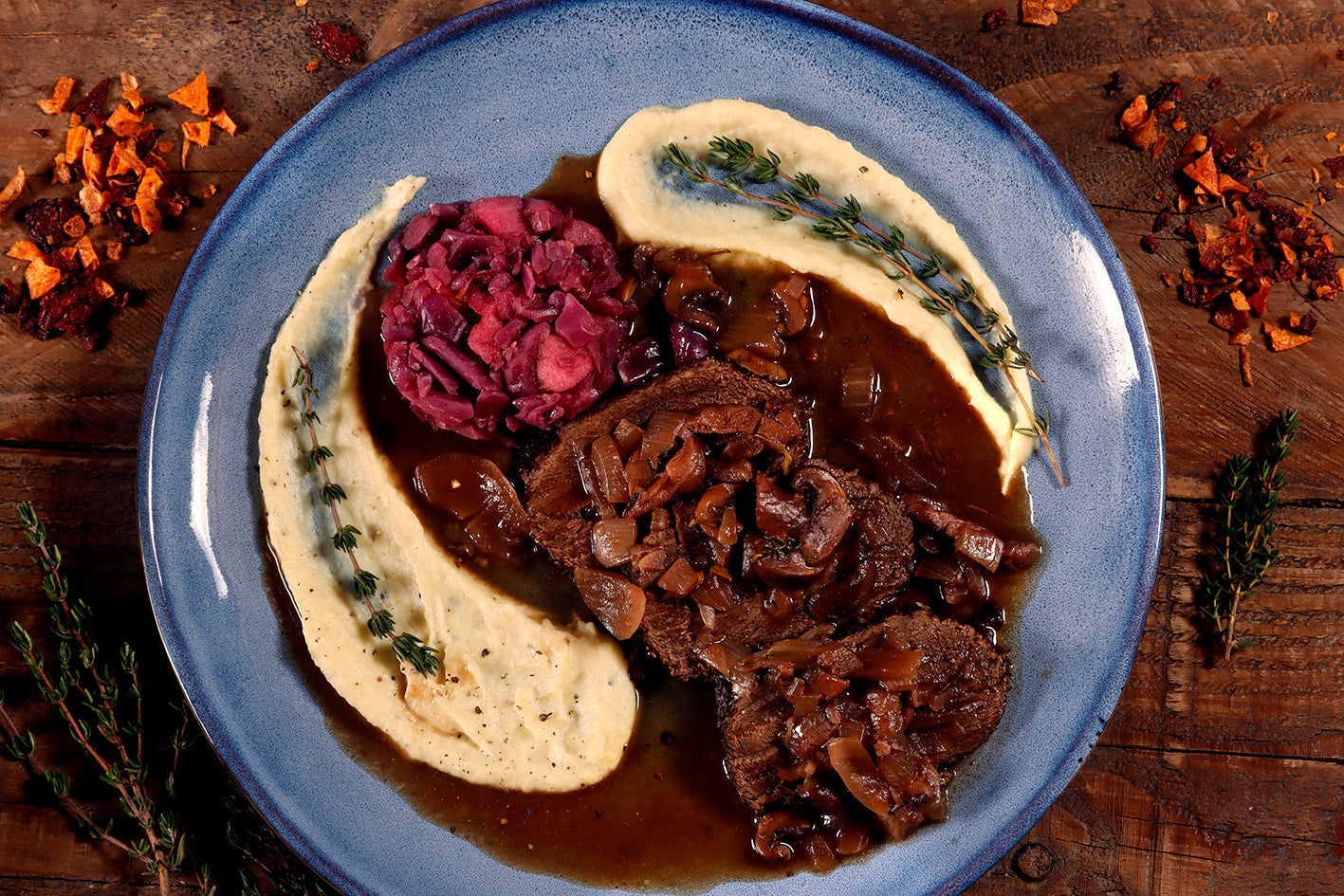 Gestoofde Hertensukade met Pastinaakpuree met mosterd en Rode kool met appeltjes