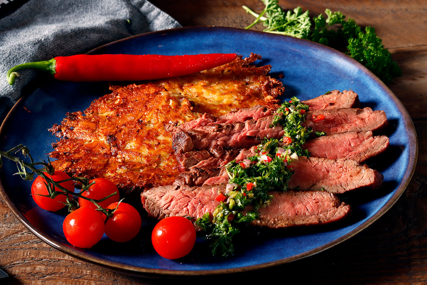 Flanksteak met Golden Steak Rub, Hash Browns &amp; kruidenolie – crispy meets juicy 🔥