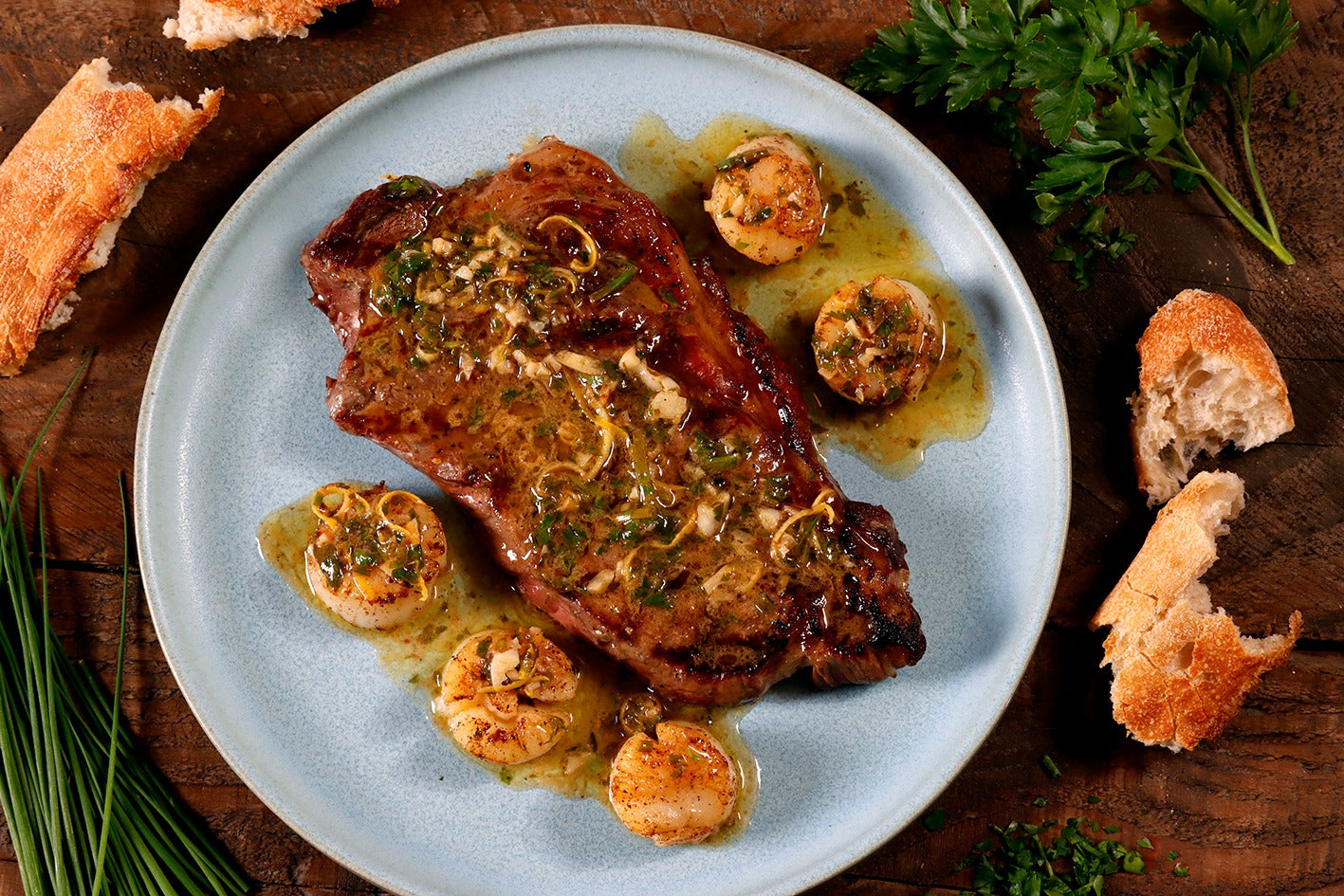Surf & Turf Entrecote-Coquilles met kruiden-citroenboter