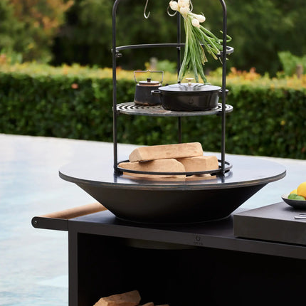 OFYR Heritage Island 100 PRO Black in tuin met accessoires