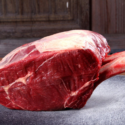 Waards rund Ribstuk of Rib Roast Dry-Aged